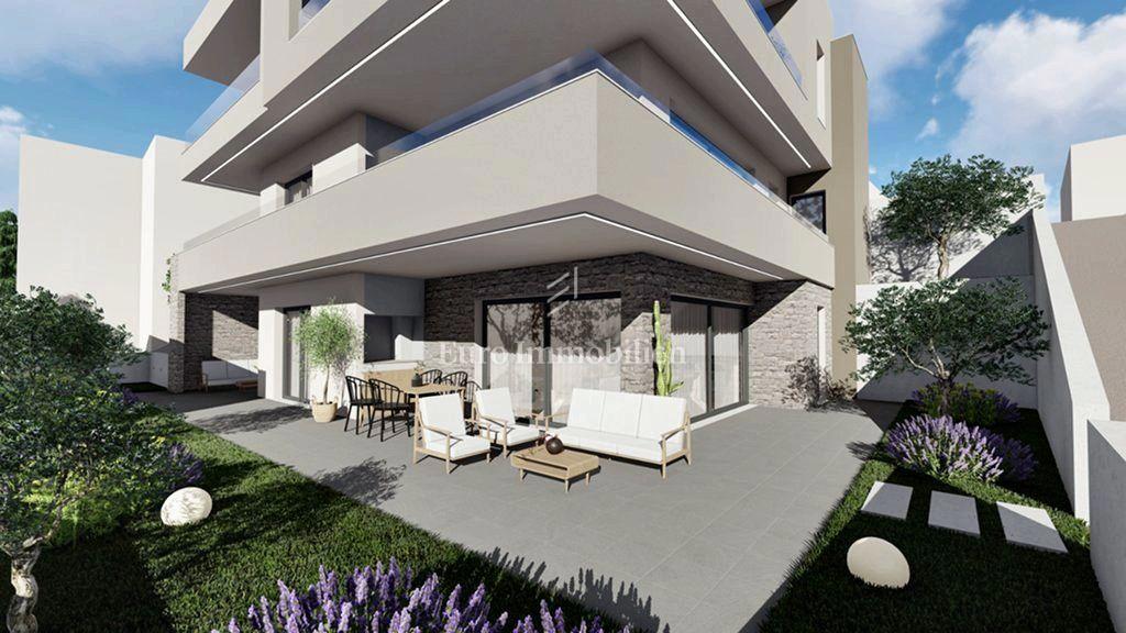 Tisno, appartamento di lusso con giardino, seconda fila rispetto al mare