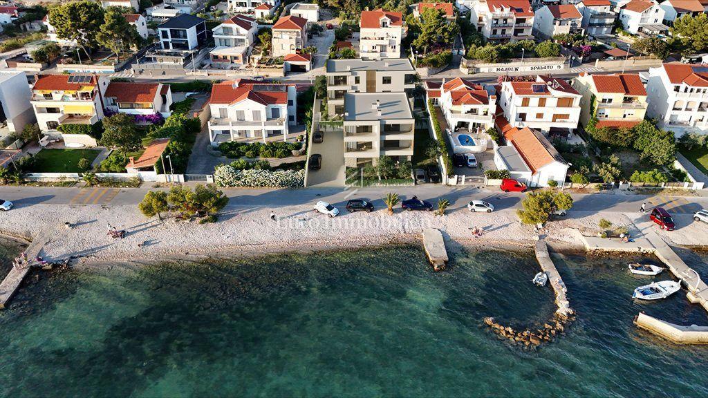 Brodarica - appartamento in un nuovo edificio, seconda fila fronte mare