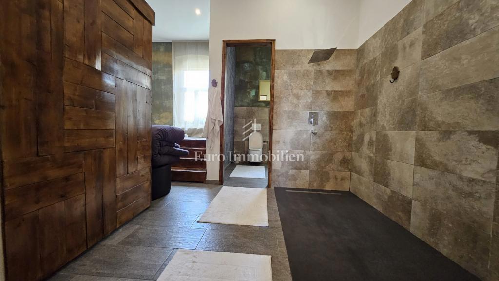 Rijeka – ampio appartamento con potenziale