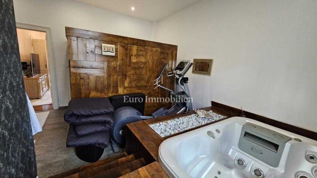 Rijeka – ampio appartamento con potenziale