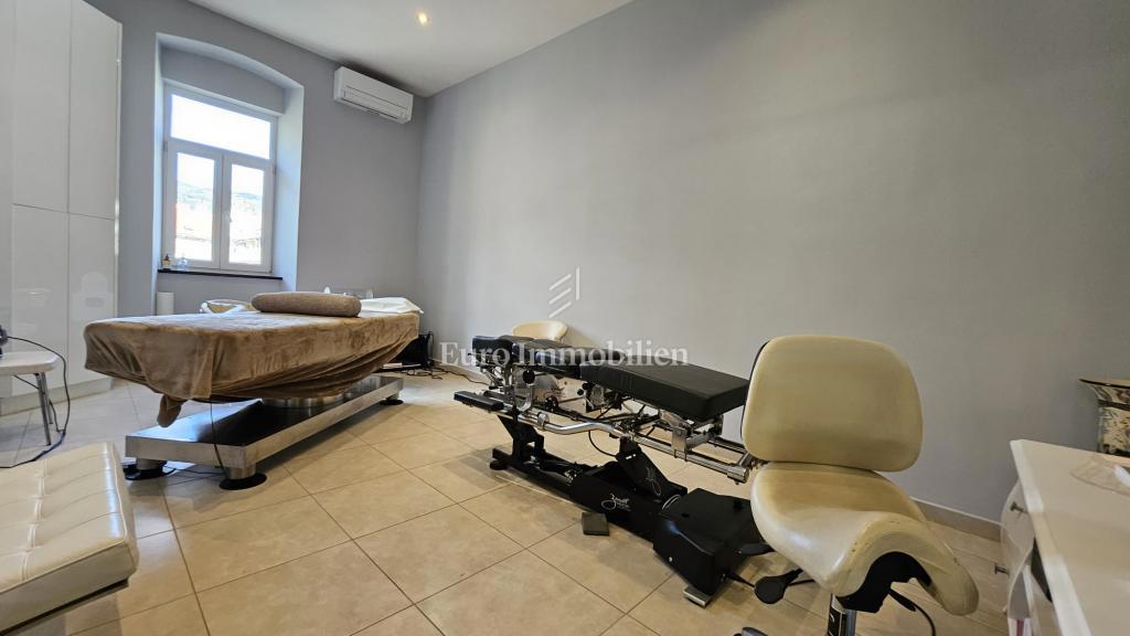 Rijeka – ampio appartamento con potenziale