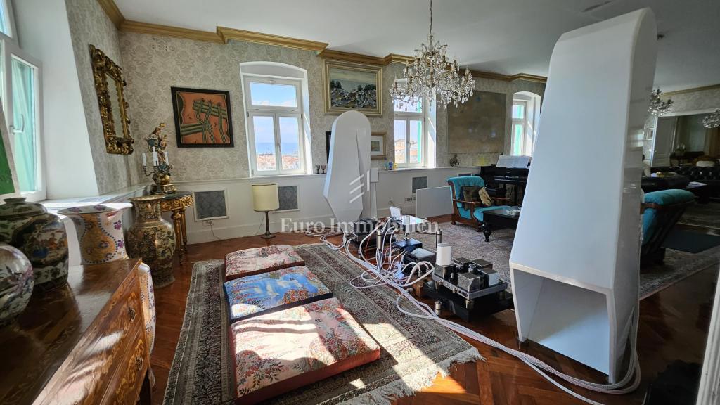 Rijeka – ampio appartamento con potenziale