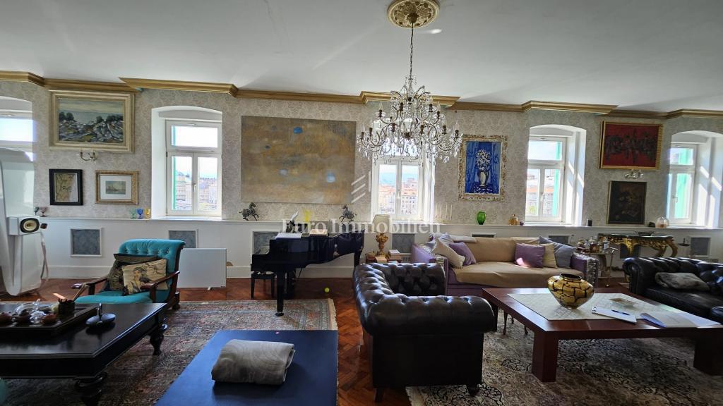 Rijeka – ampio appartamento con potenziale