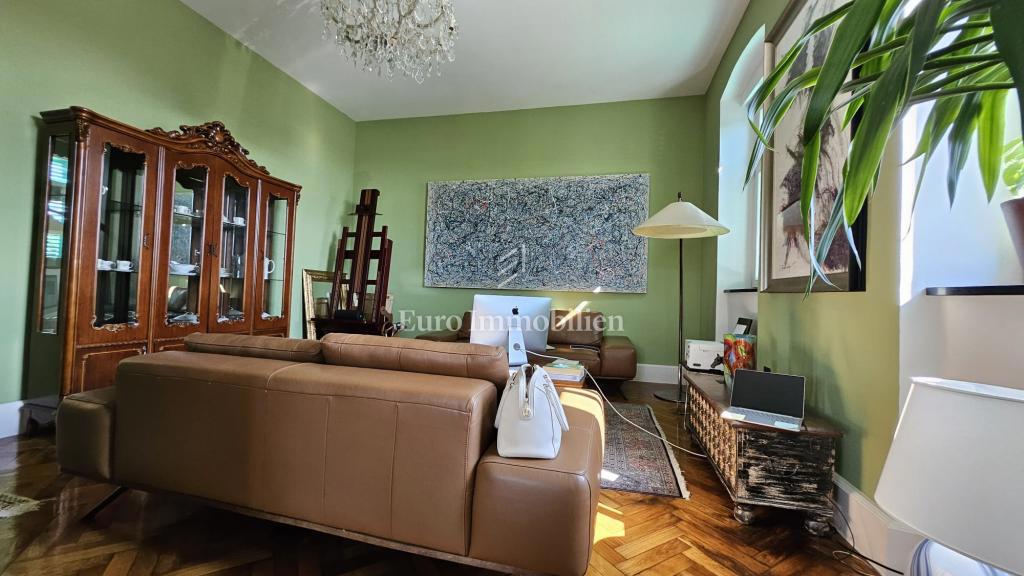 Rijeka – ampio appartamento con potenziale