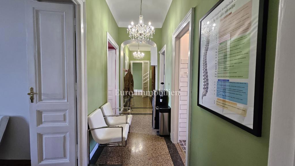 Rijeka – ampio appartamento con potenziale