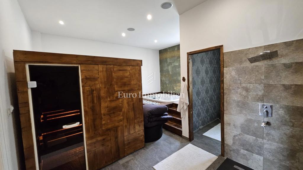 Rijeka – ampio appartamento con potenziale