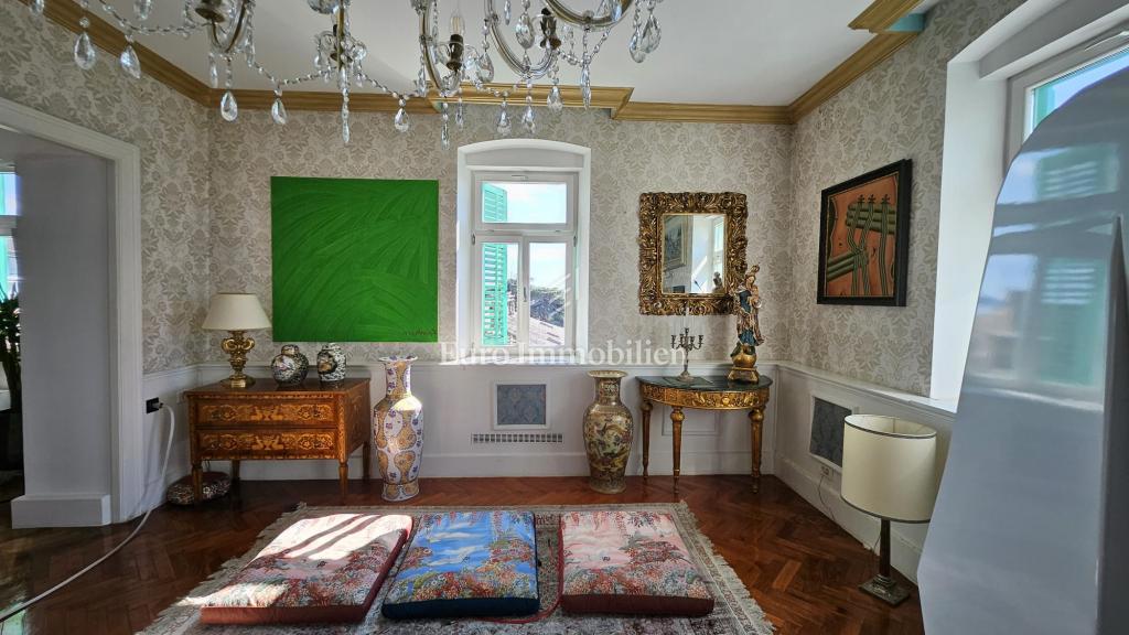 Rijeka – ampio appartamento con potenziale