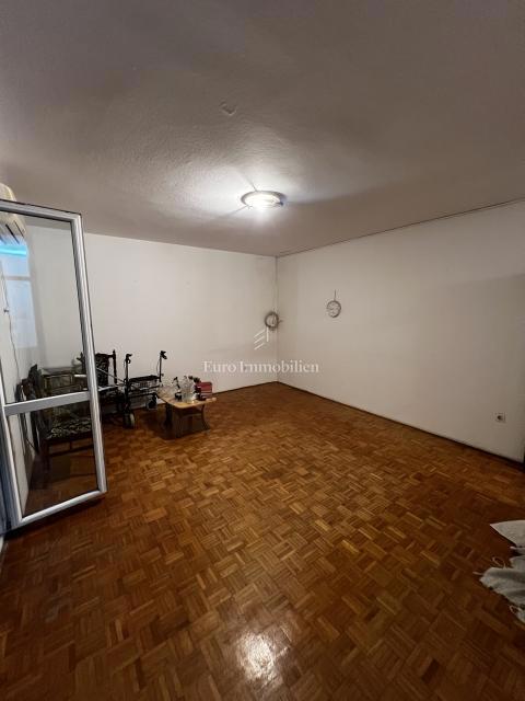 Appartamento con ascensore, ottima zona Pula