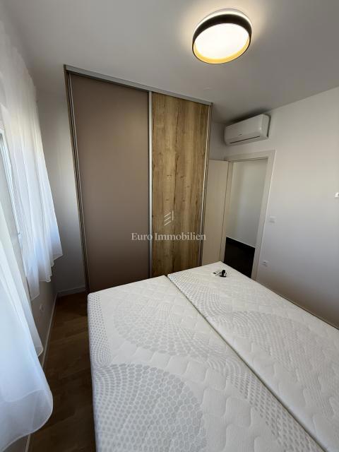 Zara - Attico con terrazza sul tetto, piscina e vista mare