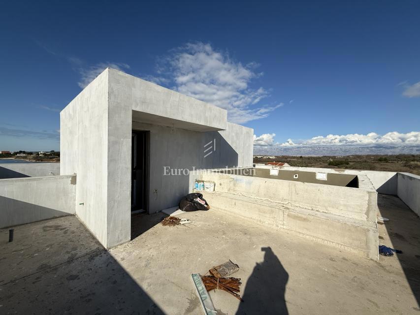 Zara - Attico con terrazza sul tetto, piscina e vista mare