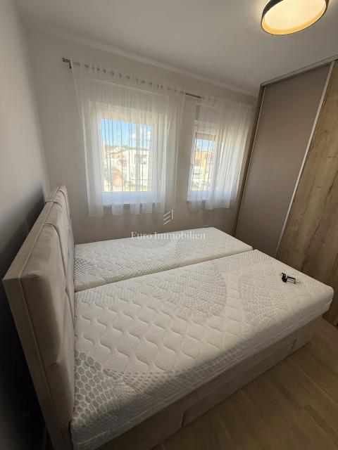 Zara - Attico con terrazza sul tetto, piscina e vista mare