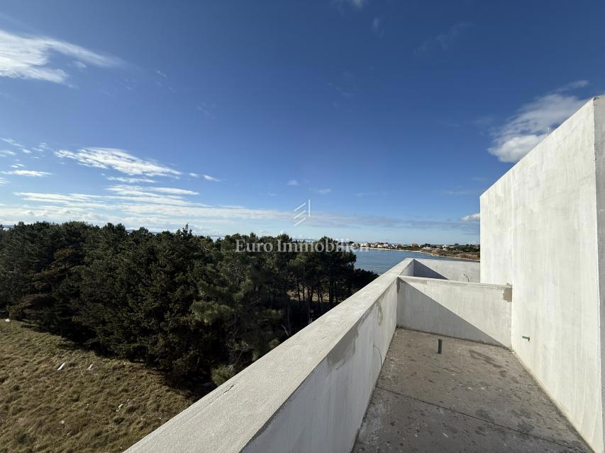 Zara - Attico con terrazza sul tetto, piscina e vista mare