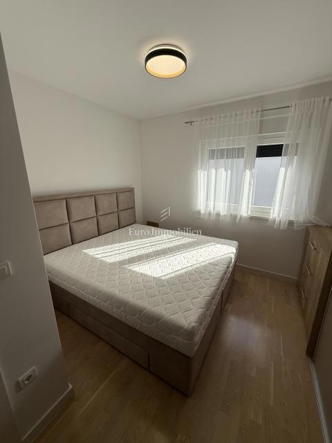 Zara - Attico con terrazza sul tetto, piscina e vista mare