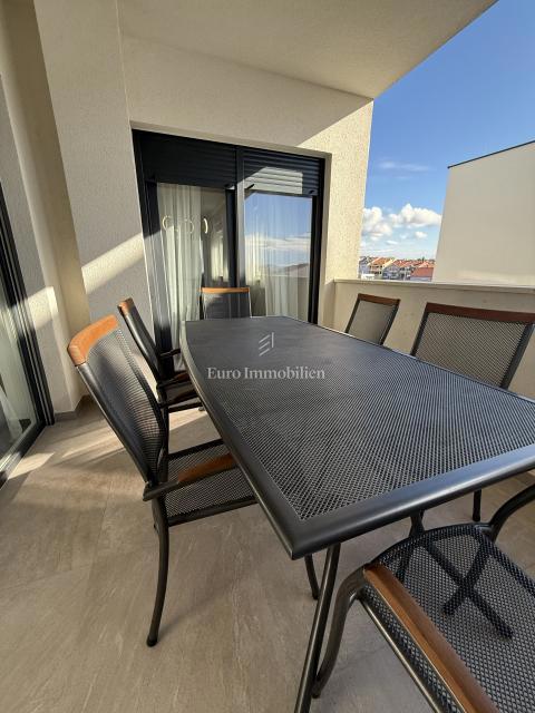 Zara - Attico con terrazza sul tetto, piscina e vista mare