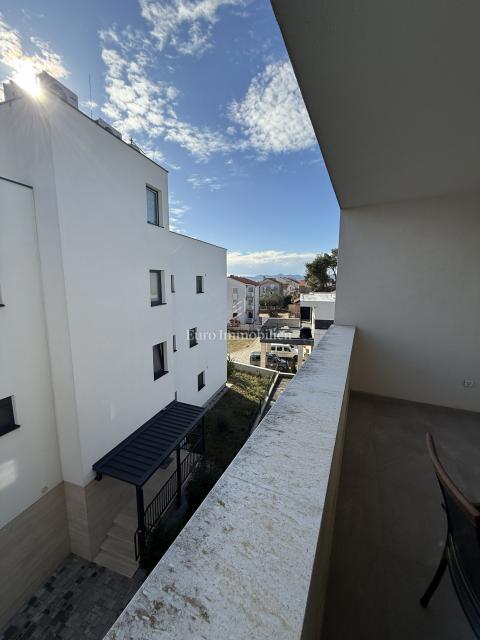 Zara - Attico con terrazza sul tetto, piscina e vista mare