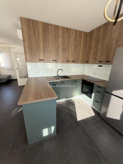 Zara - Attico con terrazza sul tetto, piscina e vista mare