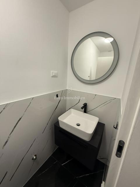 Zara - Attico con terrazza sul tetto, piscina e vista mare