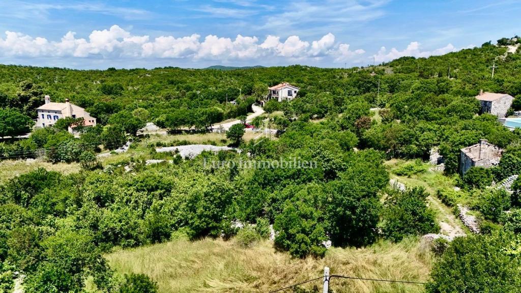 Zona Albona – terreno edificabile con vista mare