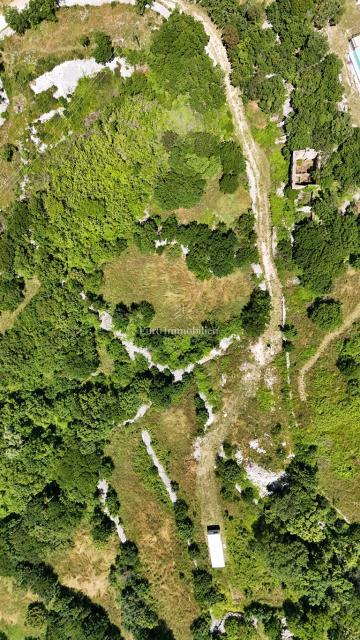 Zona Albona – terreno edificabile con vista mare