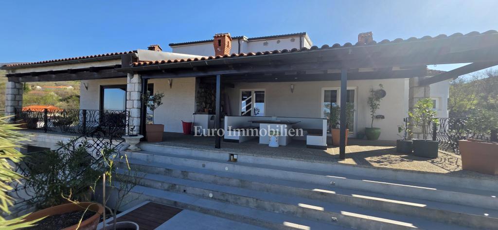 Jadranovo - casa con piscina e vista mare