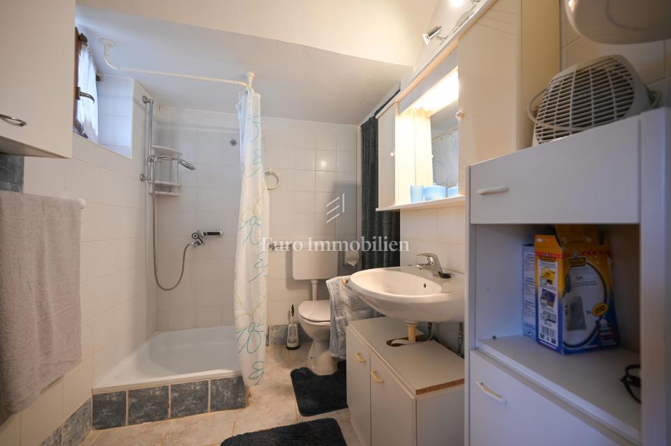 Istria, Novigrad - casa con 2 appartamenti e garage