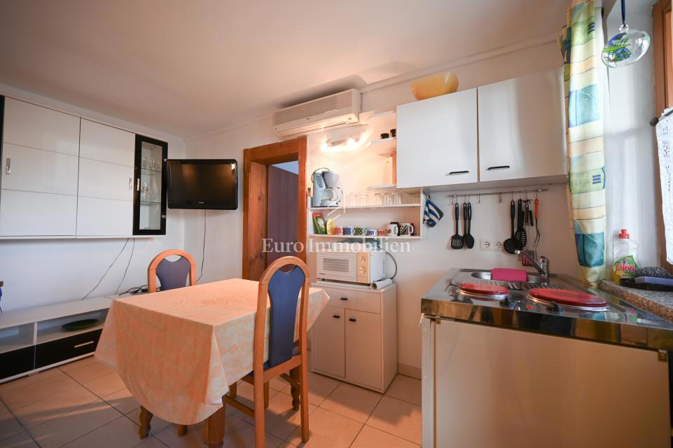 Istria, Novigrad - casa con 2 appartamenti e garage