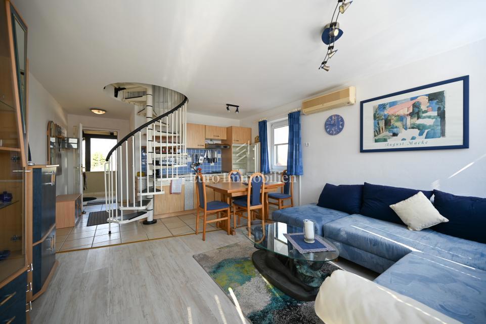 Istria, Novigrad - casa con 2 appartamenti e garage