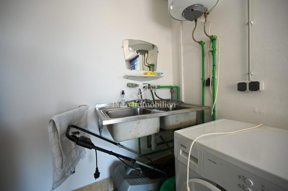 Istria, Novigrad - casa con 2 appartamenti e garage