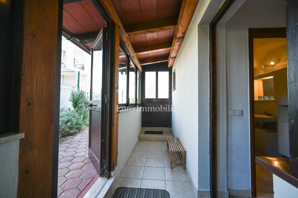 Istria, Novigrad - casa con 2 appartamenti e garage