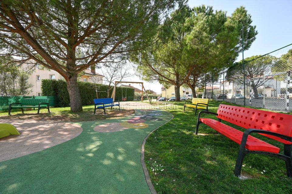 Istria, Novigrad - casa con 2 appartamenti e garage