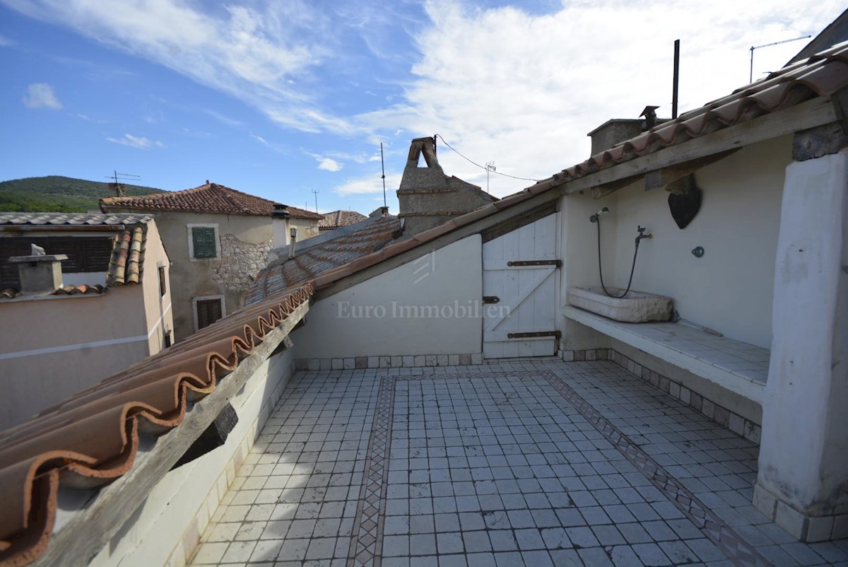 La casa in fila indigena stille mediterraneo con vista mare