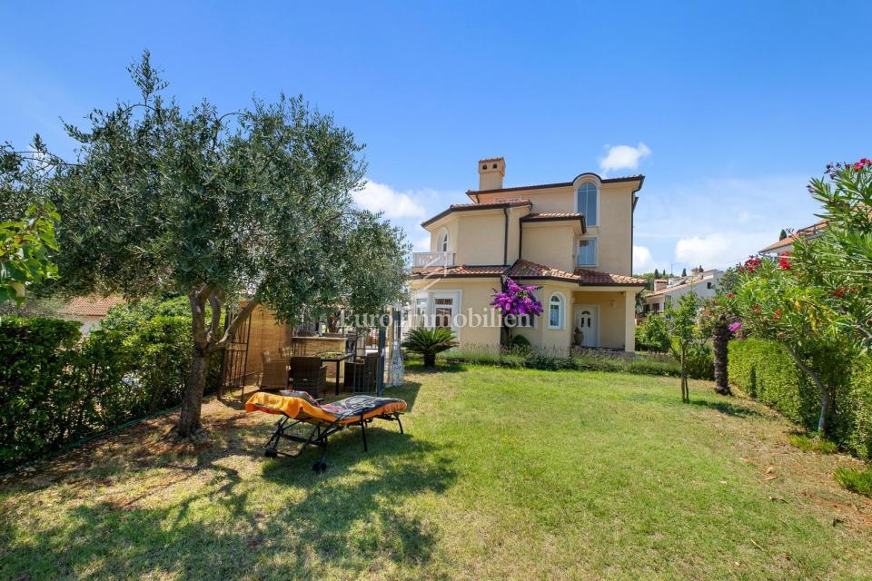 Istria, Pula surroundings, Premantura, apartment house near the sea