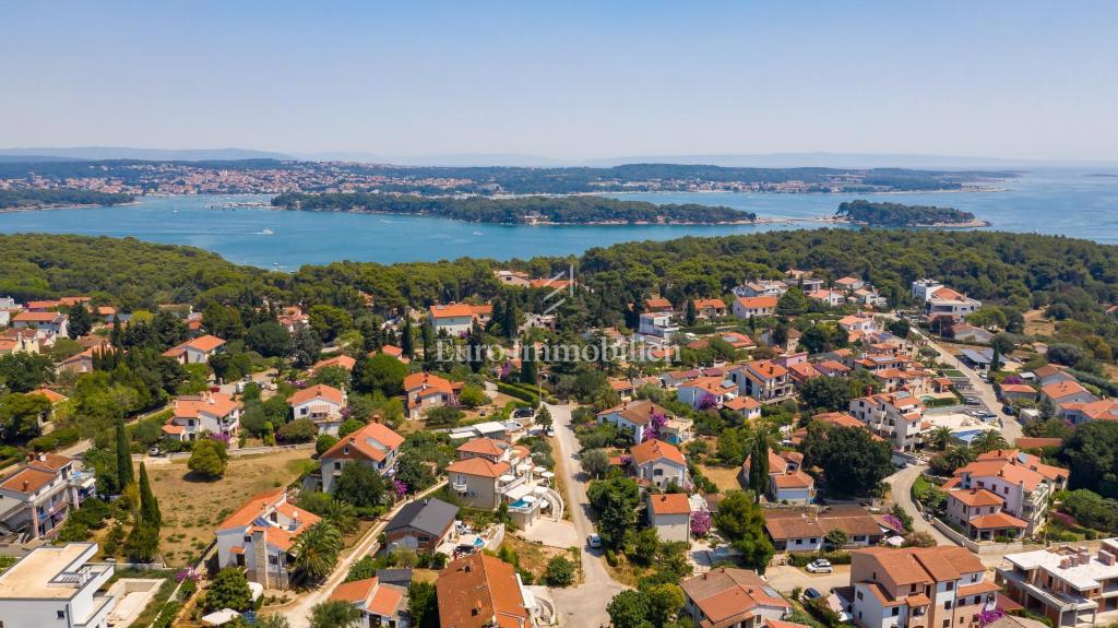 Istria, Pula surroundings, Premantura, apartment house near the sea