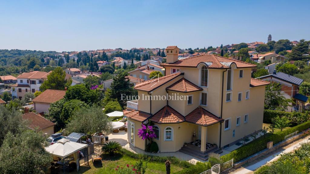 Istria, Pula surroundings, Premantura, apartment house near the sea