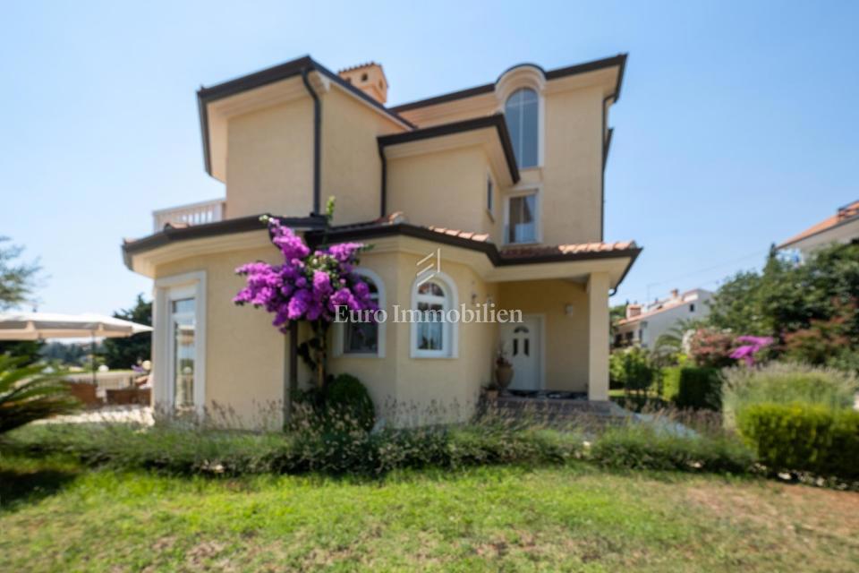 Istria, Pula surroundings, Premantura, apartment house near the sea