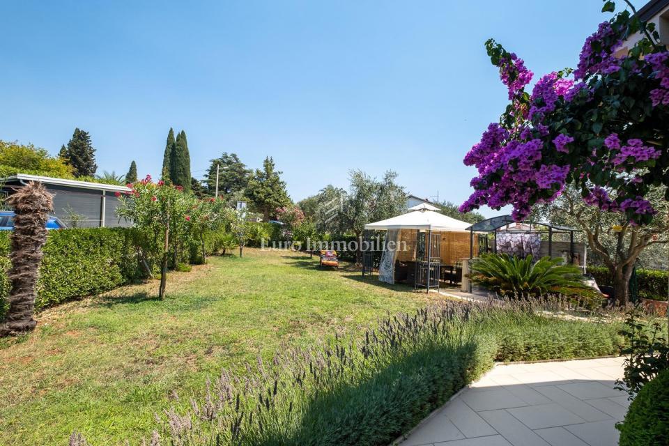 Istria, Pula surroundings, Premantura, apartment house near the sea