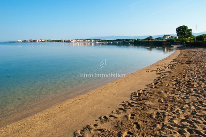 Apartment in a new building in an excellent location 50 m from the sea! Povljana, island of Pag