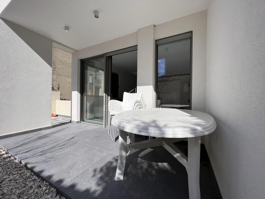 Modern two-bedroom apartment near the beach, Makarska