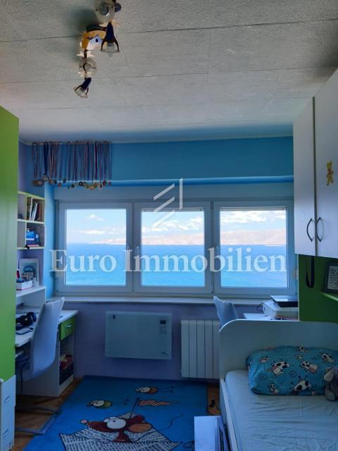 Senj, appartamento con bellissima vista mare e garage