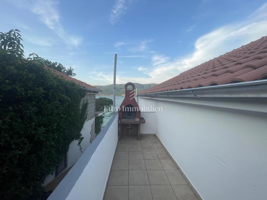 Donji Karin – casa con 6 appartamenti, prima fila al mare