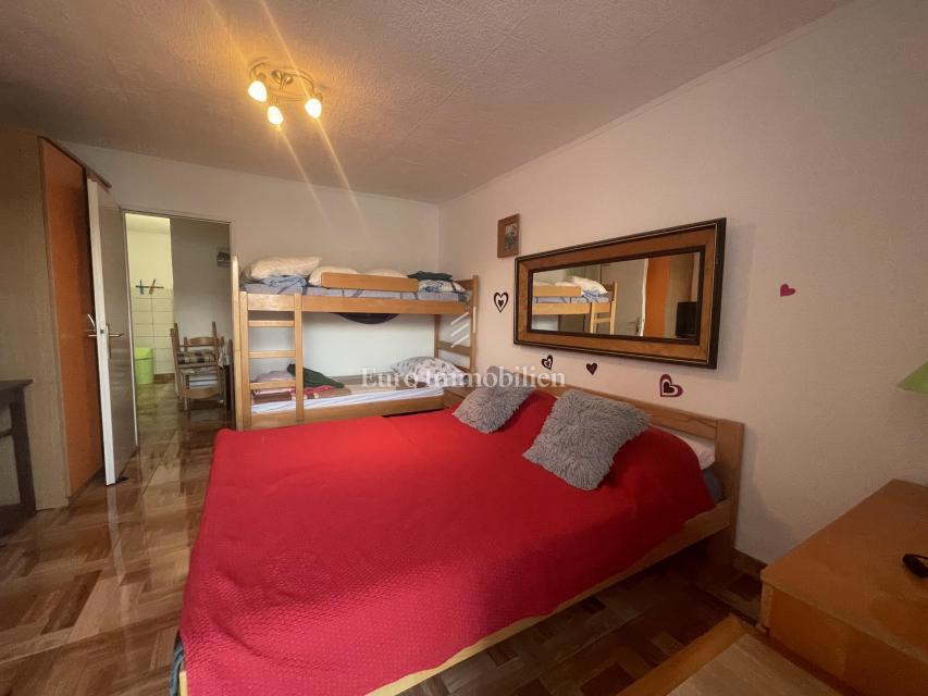 Donji Karin – casa con 6 appartamenti, prima fila al mare