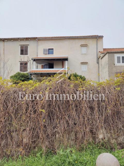 Nerezine, casa a schiera con vista mare e giardino