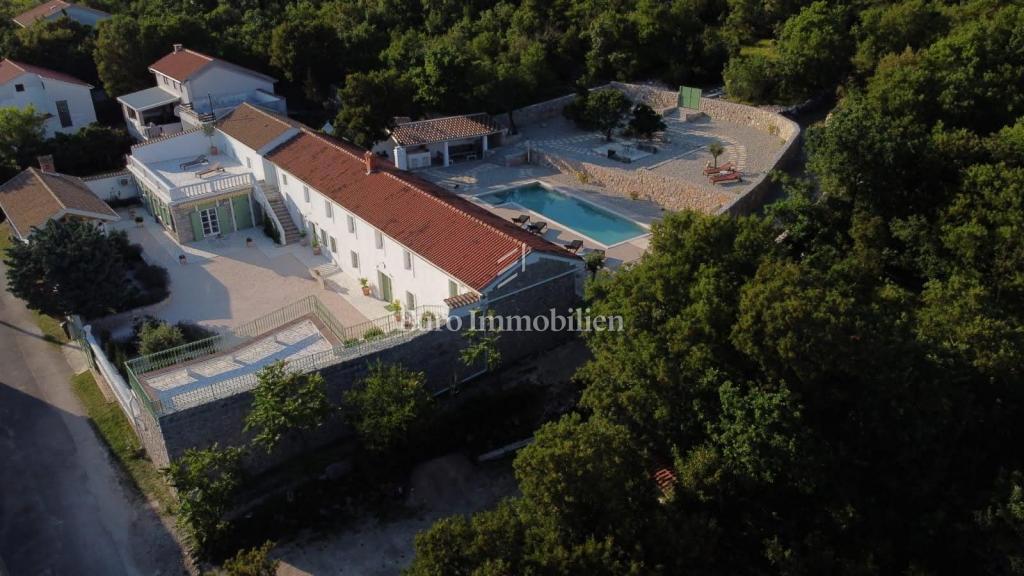 Beautiful estate in Jadranovo