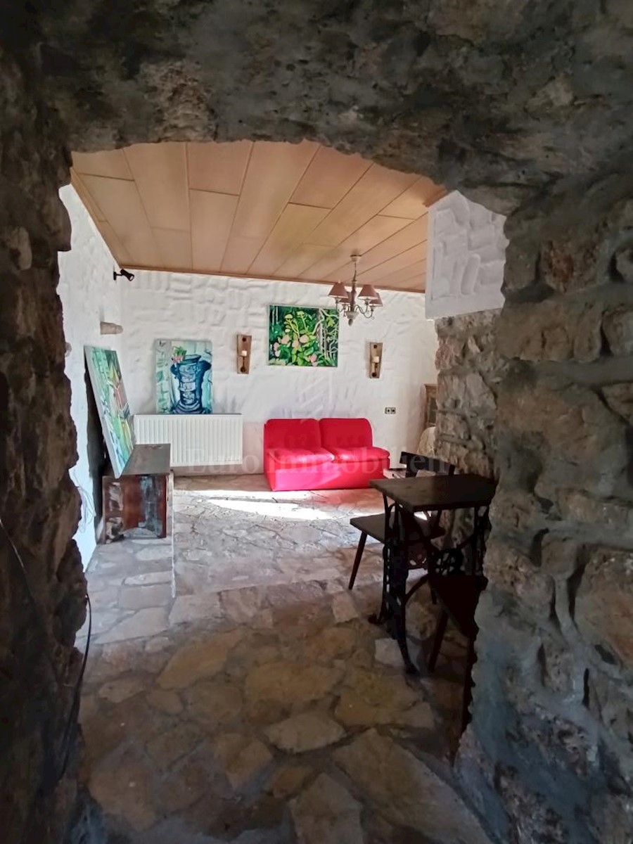 Casa ristrutturata con piscina e ampie terrazze! Vrbnik-dintorni! 