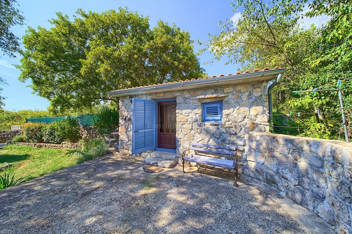 Casa ristrutturata con piscina e ampie terrazze! Vrbnik-dintorni! 