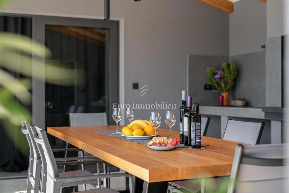 Nuova casa con piscina - dintorni di Albona