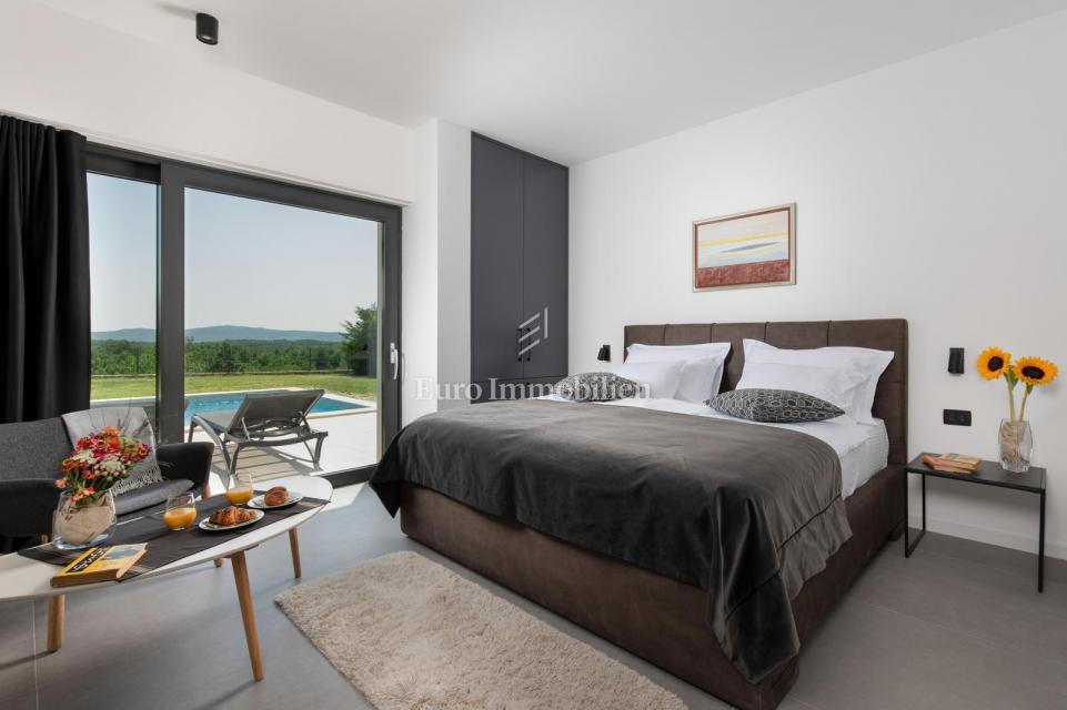 Nuova casa con piscina - dintorni di Albona