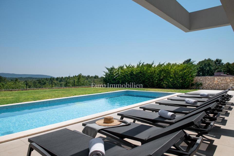 Nuova casa con piscina - dintorni di Albona