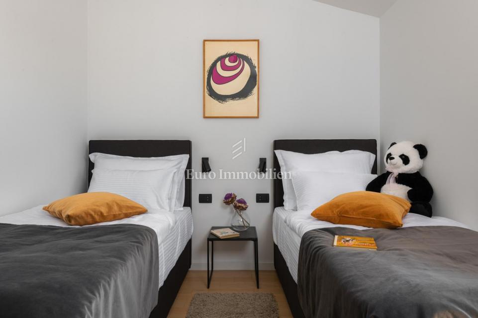 Nuova casa con piscina - dintorni di Albona