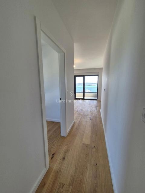 Villa familiare con piscina, nuova costruzione Betina